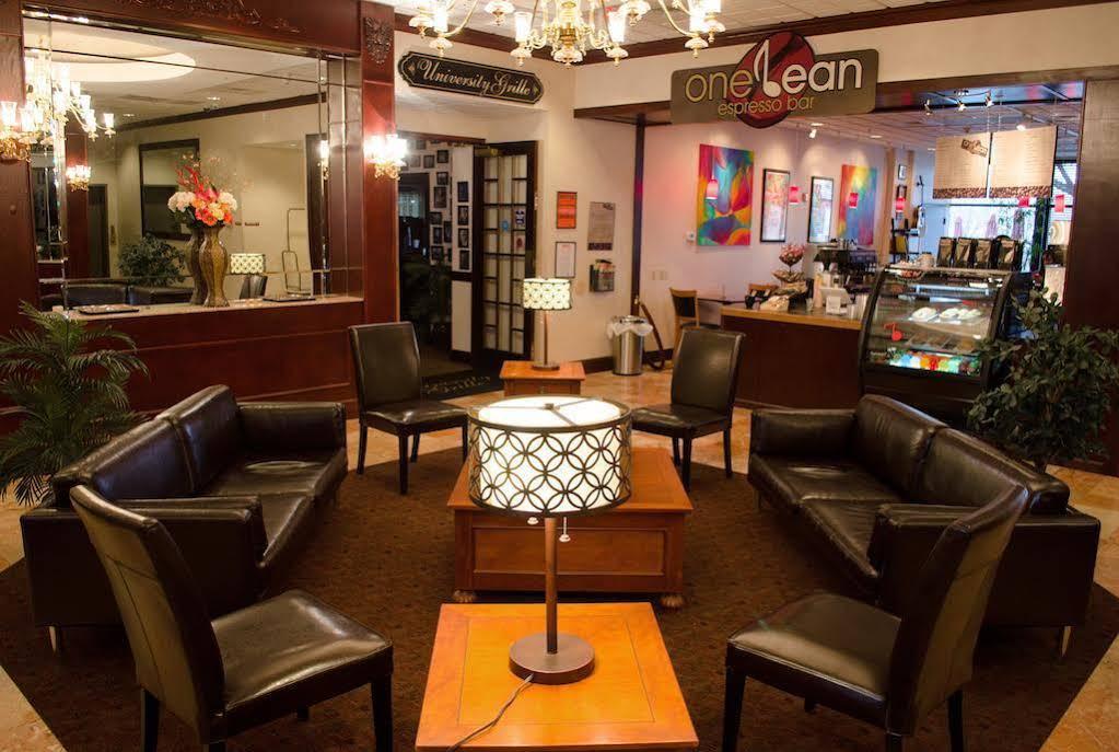 Clarion Hotel & Suites University-Shippensburg Bagian luar foto