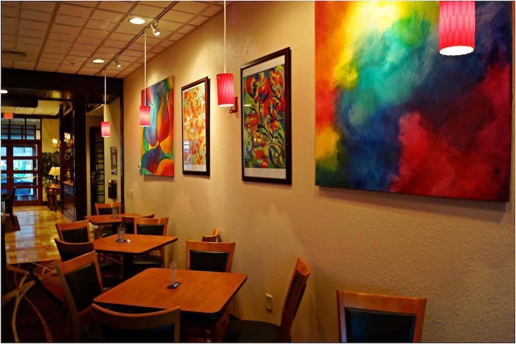Clarion Hotel & Suites University-Shippensburg Bagian luar foto