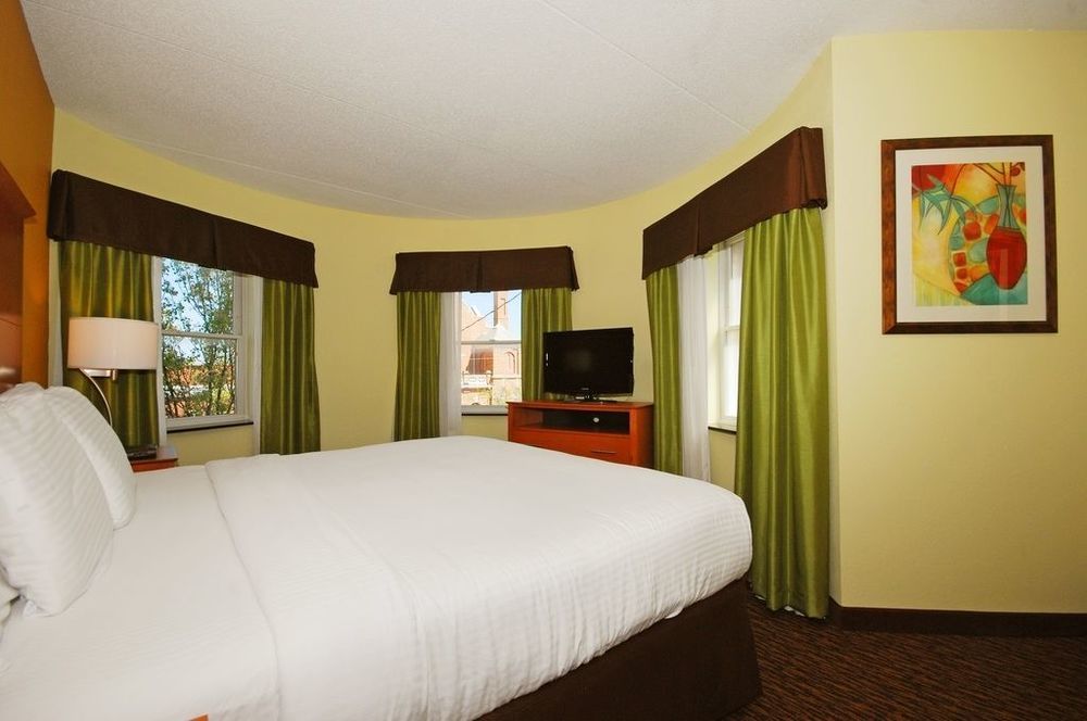 Clarion Hotel & Suites University-Shippensburg Ruang foto