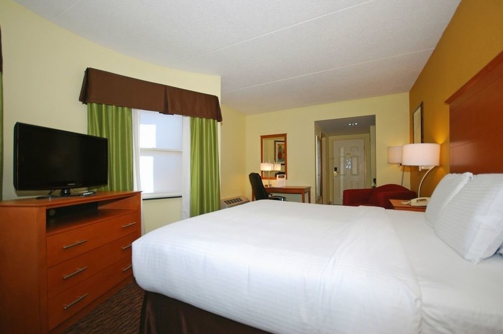 Clarion Hotel & Suites University-Shippensburg Ruang foto