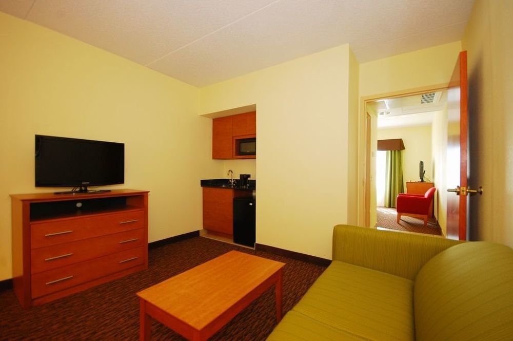Clarion Hotel & Suites University-Shippensburg Ruang foto