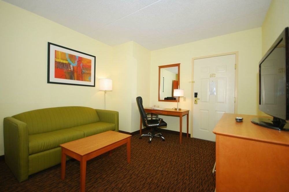 Clarion Hotel & Suites University-Shippensburg Ruang foto