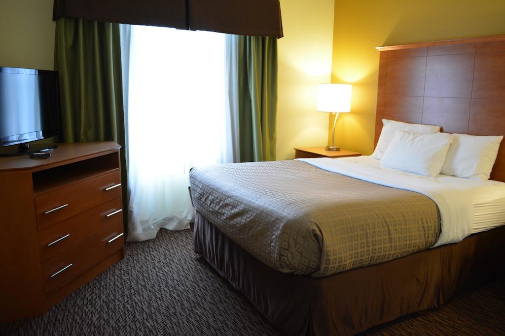 Clarion Hotel & Suites University-Shippensburg Bagian luar foto