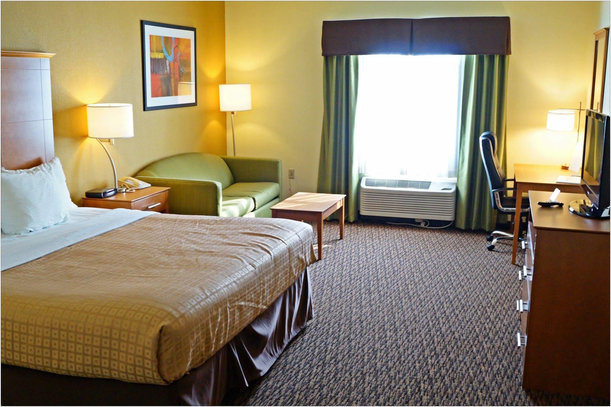 Clarion Hotel & Suites University-Shippensburg Bagian luar foto